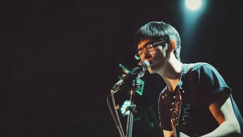 黑燈下的言說與歌唱 張藝德全國巡演荊州站背后的制作密碼